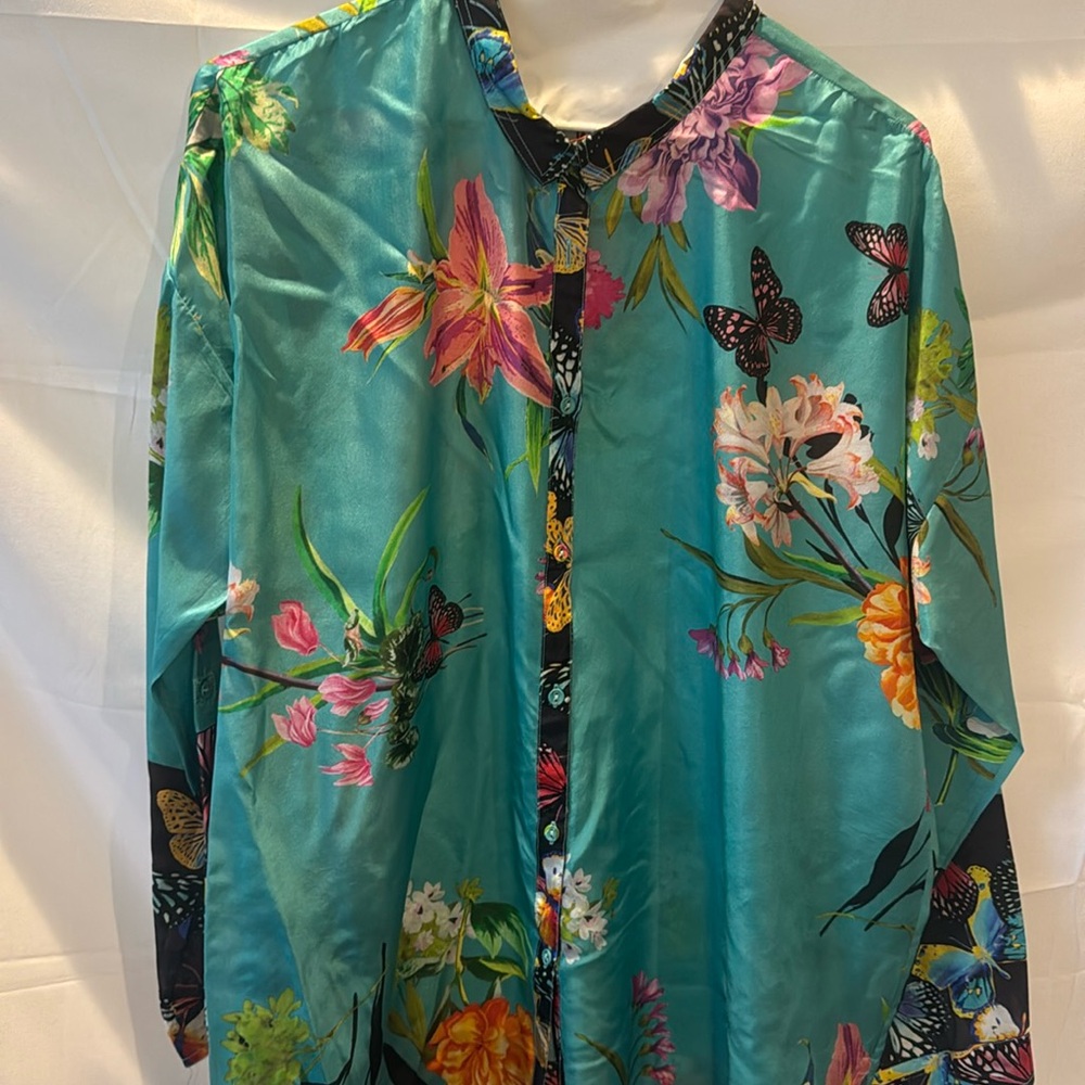 🌸 Johnny Was 100% Silk Blouse – Vibrant Floral & Butterfly Print 🦋